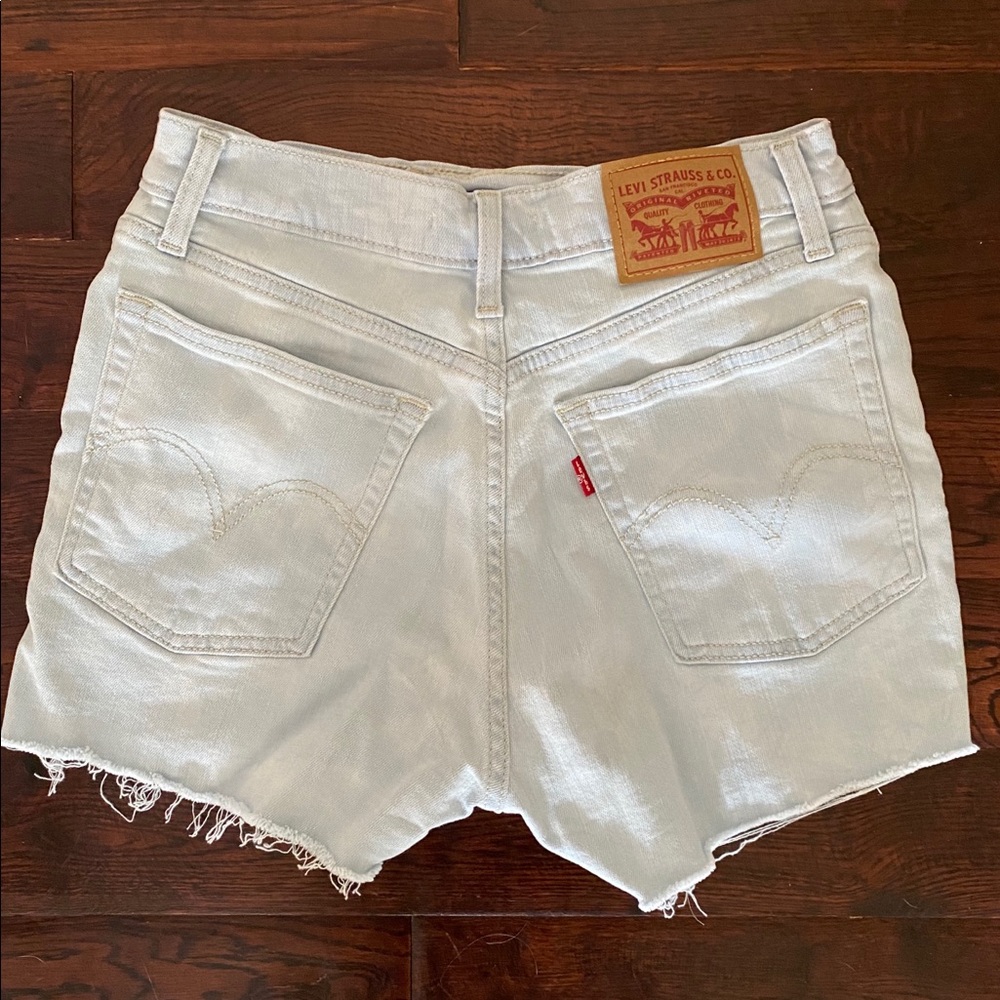 Levi’s high rise denim shorts. Perfect condition